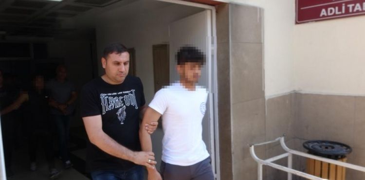 Gençlerin kavgasında kan aktı: 1 ölü