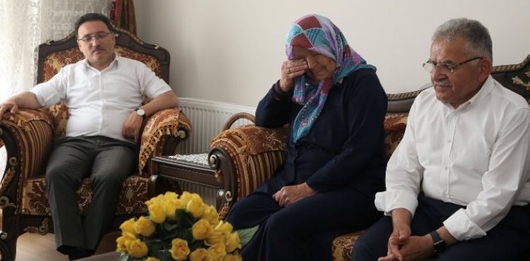 BAŞKAN BÜYÜKKILIÇ’TAN ŞEHİT BABALARINA “BABALAR GÜNÜ” ZİYARETİ