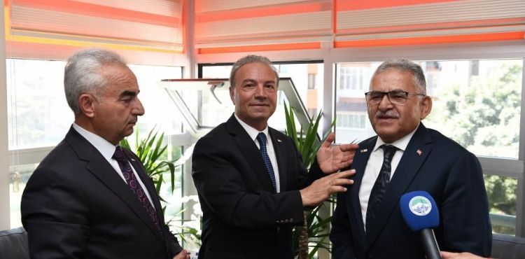 Başkan Büyükkılıç'tan Kızılay'a ziyaret