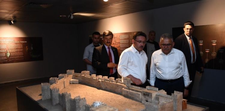 Vali Çiçek ve Başkan Büyükkılıç’tan Kale ve Müze ziyareti