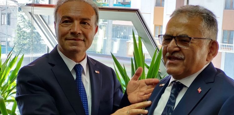 BÜYÜKKILIÇ’IN KAYSERİ KIZILAY YÖNETİMİ ZİYARETİ