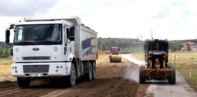 TALAS KIRSALINDA YOLLAR GENİŞLİYOR