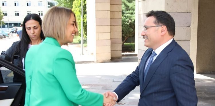 Nevşehir Valisi İnci Sezer Becel’den Vali Gökmen Çiçek’e Nezaket Ziyareti
