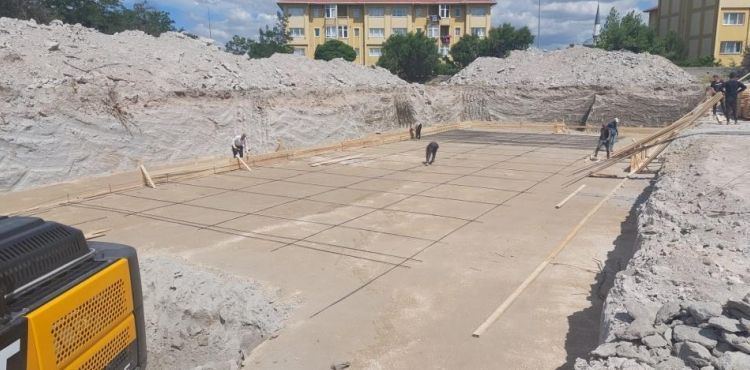 Tomarza'da öğrenci yurdunun temel açma çalışmaları başladı