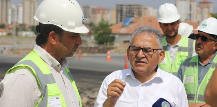 BAŞKAN BÜYÜKKILIÇ: “HER YÖNÜ İLE DÖRT DÖRTLÜK KAVŞAK AÇILDI”