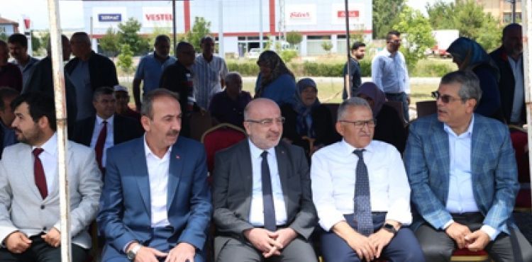 BÜYÜKKILIÇ, TOMARZA’DA YURT TEMELİ ATTI, DİKİMEVİNDE İNCELEMEDE BULUNDU