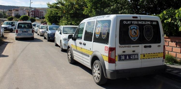 Yaşadığı villada ölü bulundu