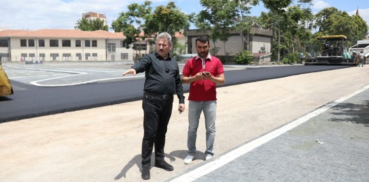 ŞEHRİN MERKEZİNDE 140 BİN METREKARE ALANDA OTOPARK VE ASFALT ÇALIŞMASI YAPILIYOR