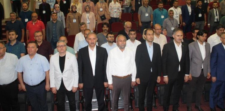 “Sağlık çalışanına kalkan el milletin vicdanına kalkmıştır”