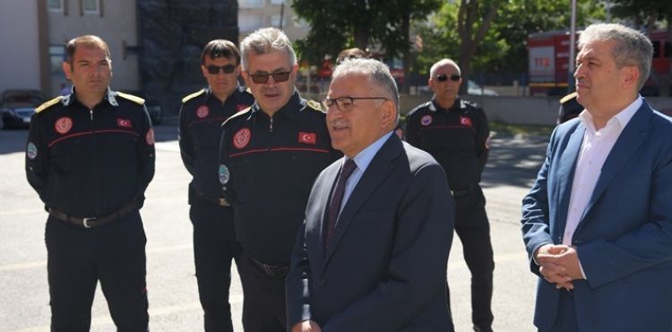 BAŞKAN BÜYÜKKILIÇ, KAHRAMAN İTFAİYE ERLERİNİ KARŞILADI