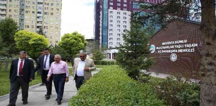 Başkan Büyükkılıç, ulu çınarların gönlünü aldı