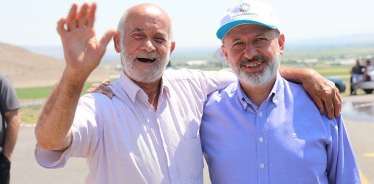 BAŞKAN ÇOLAKBAYRAKDAR, TÜRKİYE’YE ÖRNEK OLAN KURBAN YERİNDE VATANDAŞLARLA BAYRAMLAŞTI