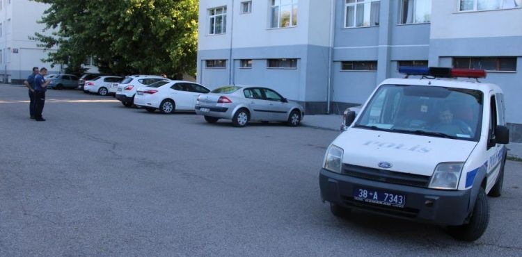 5. kattan düşen Melek ağır yaralandı