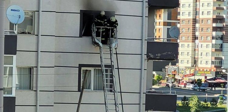 Kayseri'de ilginç olay: Önce çelik kasayı attı, sonra evi yaktı