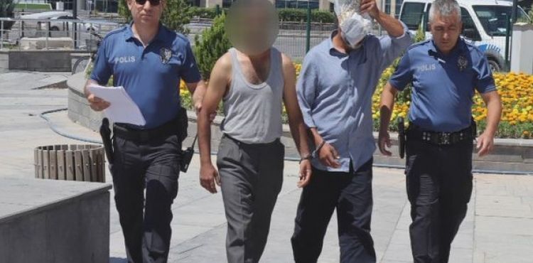 Gündüz vakti kablo çalan hırsızlar suçüstü yakalandı