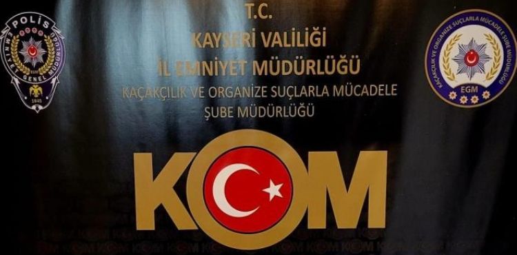 Sahte dolarları piyasaya süremeden yakalandılar