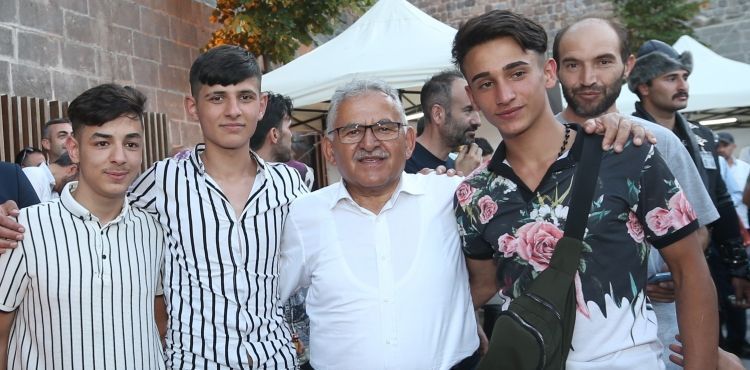 AVRUPALI TÜRKLER, KAYSERİ’YE HAYRAN KALDI, BAŞKAN BÜYÜKKILIÇ’A TEŞEKKÜR ETTİ