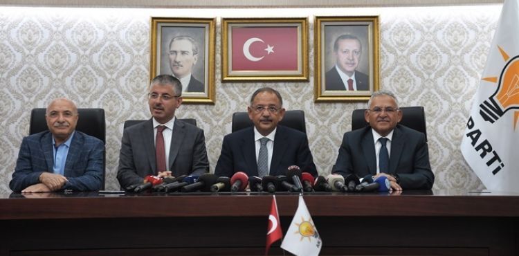 ÖZHASEKİ: “KAYSERİLİLER, MEMDUH BEY VE İLÇE BELEDİYE BAŞKANLARIMIZI HEP İŞ BAŞINDA GÖRDÜ”