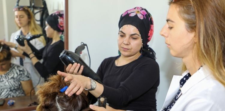TALAS’IN KURSLARINA HER YAŞTAN YOĞUN İLGİ
