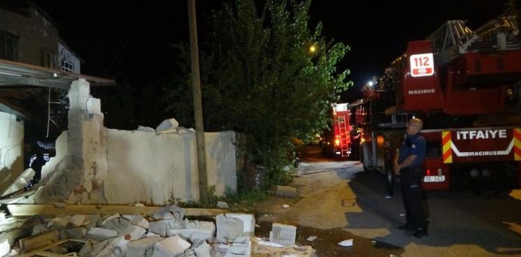 Mutfak tüpü bomba gibi patladı: 2 yaralı