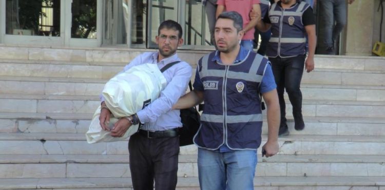Kayseri’de 13 yıl kesinleşmiş hapis cezası bulunan uyuşturucu taciri yakalandı