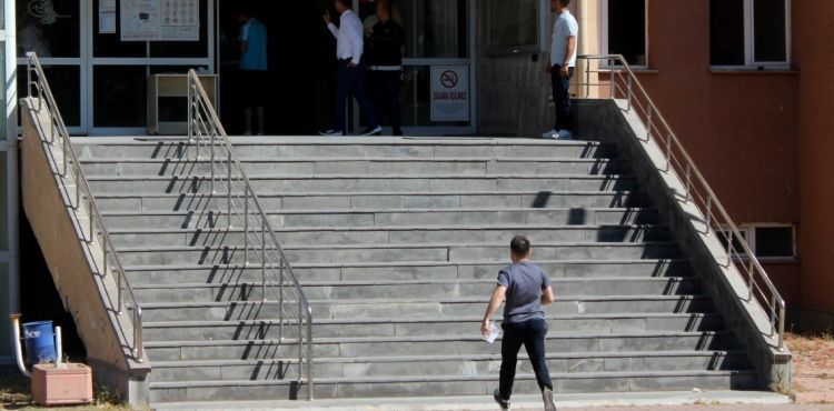 KPSS'nin ilk oturumu sonland, gzler 14.45'teki snava evrildi