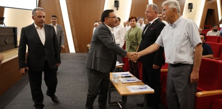“TALAS’TA ÇOK GÜZEL İŞLER YAPILIYOR”