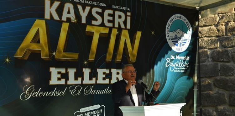 BAŞKAN BÜYÜKKILIÇ’TAN FESTİVALDE “DEVLET TİYATROSU’NA KADRO” MÜJDESİ