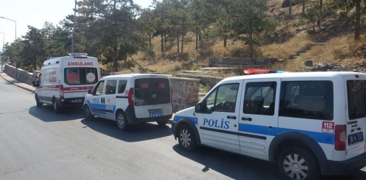 Yürüyüş yapan çocuklar ceset buldu