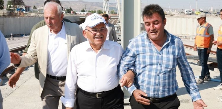 BÜYÜKKILIÇ: “6,7 KİLOMETRELİK TRAMVAY HATTIMIZIN SON ANLARINA YAKLAŞMIŞ DURUMDAYIZ”