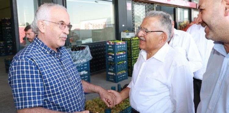 KAYSERİ HALİ’Nİ ZİYARET EDEN BÜYÜKKILIÇ: “ESNAF DOSTU BİR BELEDİYEYİZ”