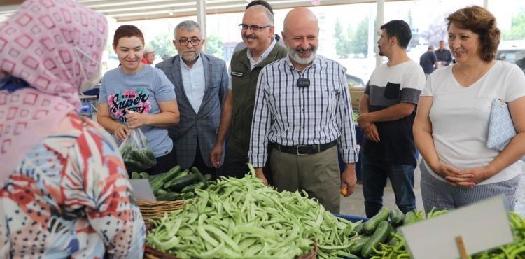KAYSERİ’DE TEK, TÜRKİYE’DE SAYILI OLAN ‘YÜZDE 100 EKOLOJİK PAZAR’ AÇILDI