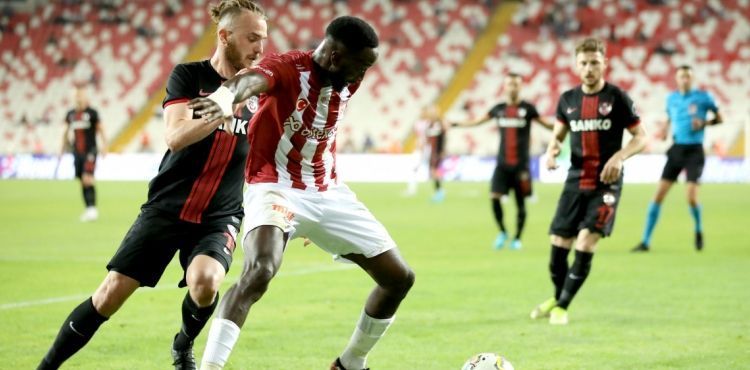 Sivasspor ve Gaziantep FK sahadan beraberlikle ayrıldı!