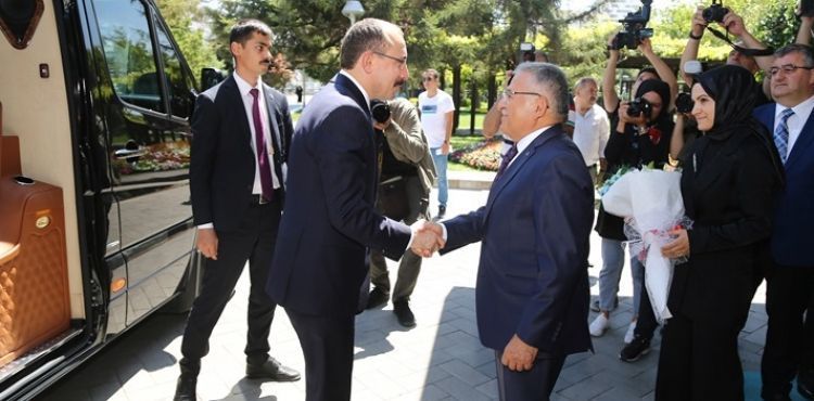 BAKAN MUŞ’TAN BAŞKAN BÜYÜKKILIÇ’A TEBRİK VE TEŞEKKÜR