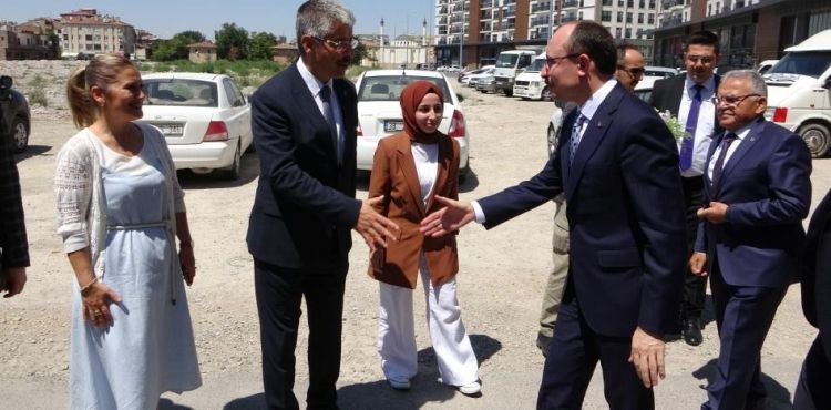Bakan Muş’tan AK Parti Kayseri İl Başkanlığına ziyaret