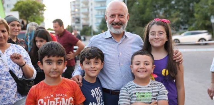 BAŞKAN ÇOLAKBAYRAKDAR; “ETKİNLİKLERİMİZLE ÇOCUKLARIN YÜZLERİ GÜLERKEN, AİLELERDE NOSTALJİ YAŞIYOR”