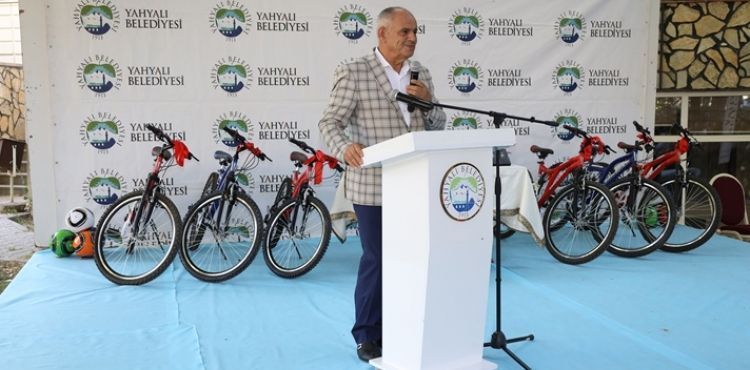 YAHYALI’DA ÇOCUKLAR HEM YARIŞTI HEM KAZANDI