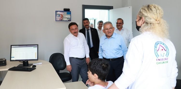 BAŞKAN BÜYÜKKILIÇ İLE VALİ ÇİÇEK’TEN ÖZEL ÇOCUKLAR VE ULU ÇINARLARA ZİYARET