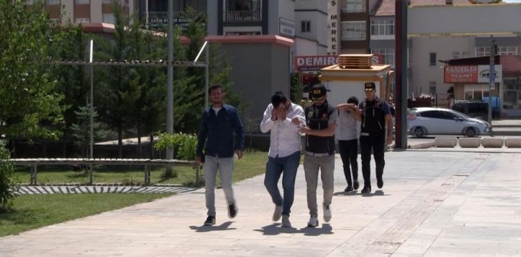 Narkotik ekiplerinden uyuşturucu operasyonu: 2 gözaltı