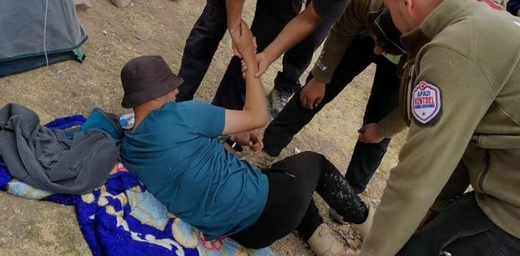Yaralı dağcının imdadına JAK yetişti