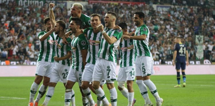 Konyaspor, Fenerbahçe'yi tek golle yıktı
