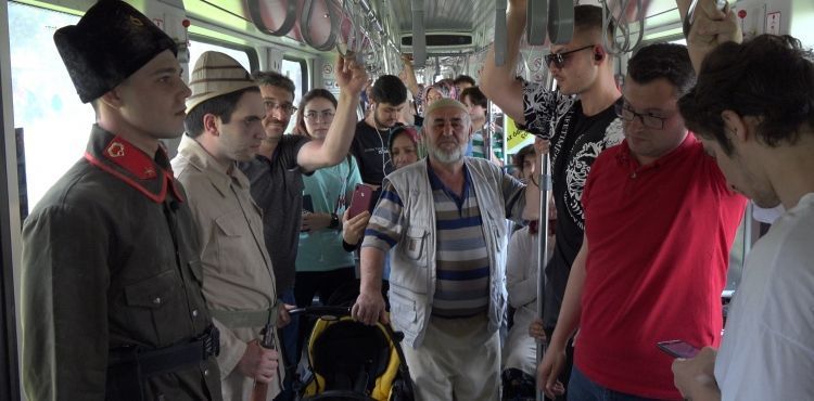 GENÇ KAYMEK’TEN TRAMVAYDA ZAFER BAYRAMI’NA ÖZEL FARKINDALIK ETKİNLİĞİ