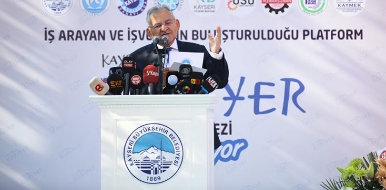 BÜYÜKKILIÇ: “İŞVERENLE İŞ ARAYANI BULUŞTURDUK, 2 BİN 176 KİŞİYE İŞ İMKÂNI SUNDUK”