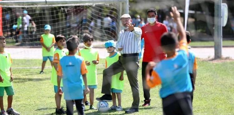 KOCASİNAN’NIN YAZ SPOR KURSLARI, 4 BİN KİŞİYE DOKUNDU