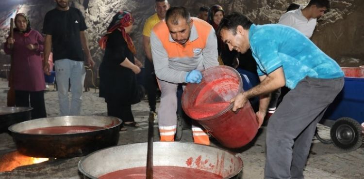 MELİKGAZİ SALÇA GÜNLERİ, MİMARSİNAN'DA DEVAM EDİYOR