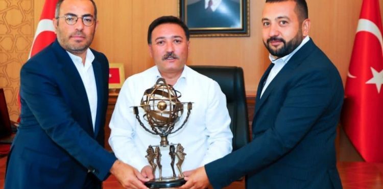 İşadamı Demirel ve Akgül’den Vali Çiçek’e ziyaret