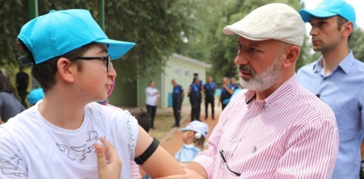 BAKAN OLAKBAYRAKDAR'DAN DYABETL OCUKLARA NESZ SENSRL LM CHAZI