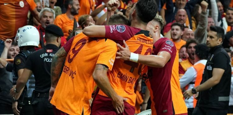 10 kişi kalan Galatasaray uzatmalarda güldü