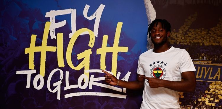 Batshuayi: 'Sabırsızlıkla sahada takımım için gol atmayı bekliyor ve birlikte kupalar kazanmak istiyorum'