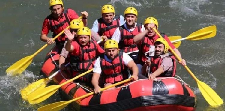 Vali Çiçek rafting yaptı